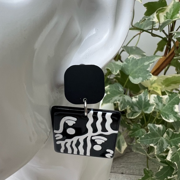 Retro Black & White Dangle Earrings -Artistic Unique Trendy Square Earrings - Picture 8 of 17
